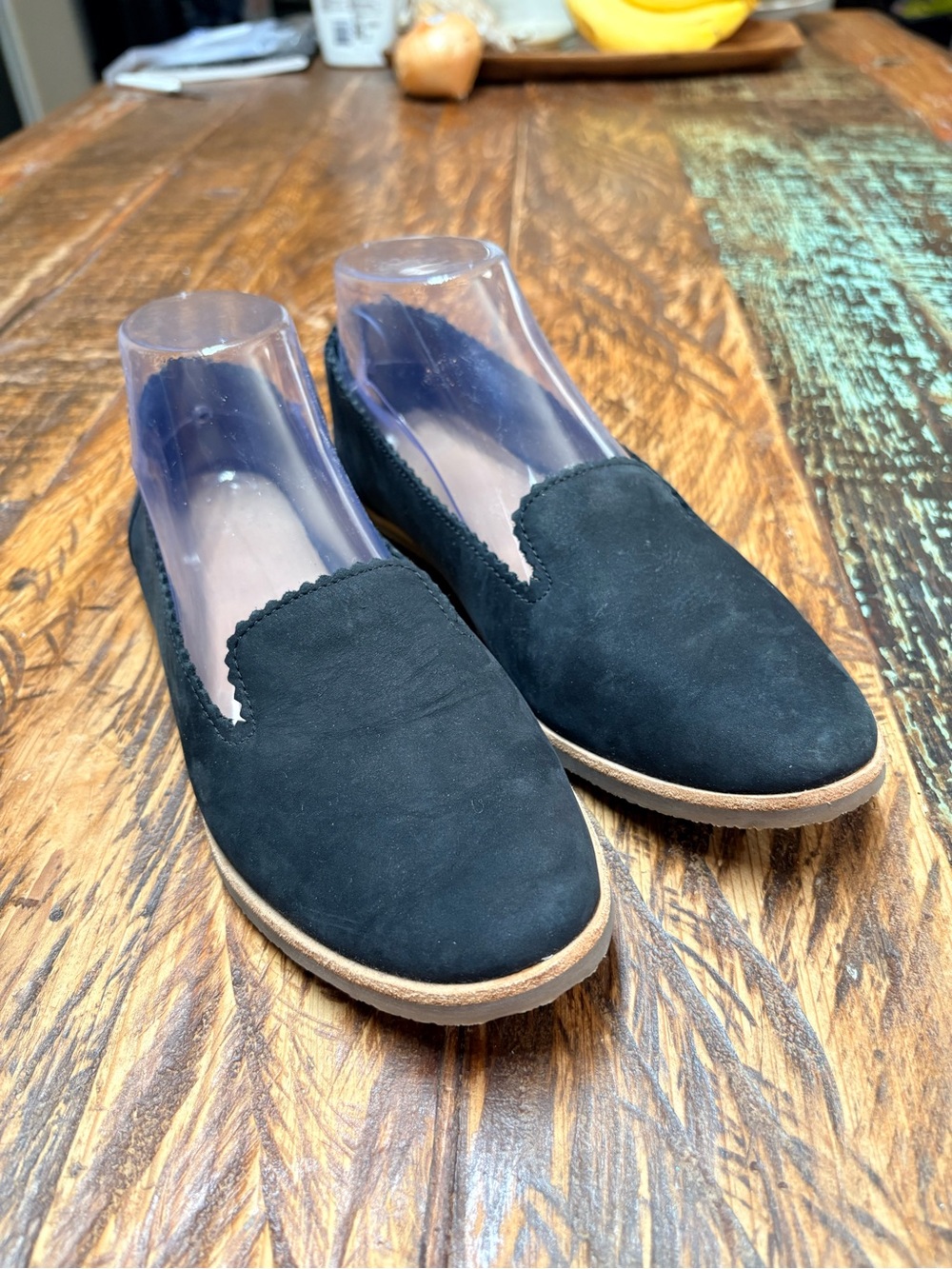 UGG Vista Slip-on Flats In Black Nubuck Leather Suede Black Scallop-Trim Size 7 - Picture 2 of 11